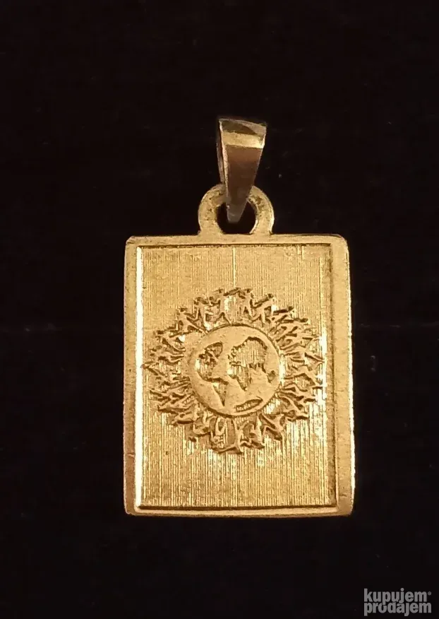 Stari Prelep Srebrni privezak, Ljubavn strela na inicijalu V