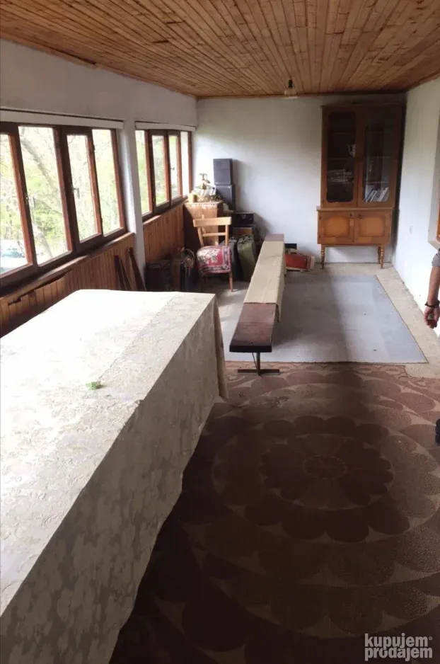 Dve kuće u Dragušici opština Knić, 226m2