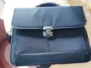 Beneton poslovno advokatska ili laptop torba