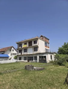 Kraljevo, Konarevo, 5+ petosobna, 350 m²