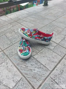 Marvel decija cipela patika br.34 kao Nove original prelepe