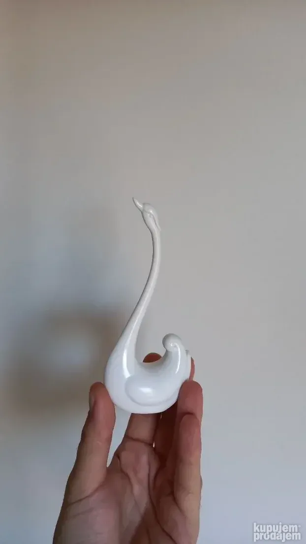 figura labud, belo staklo, stalak za prsten, porcelan