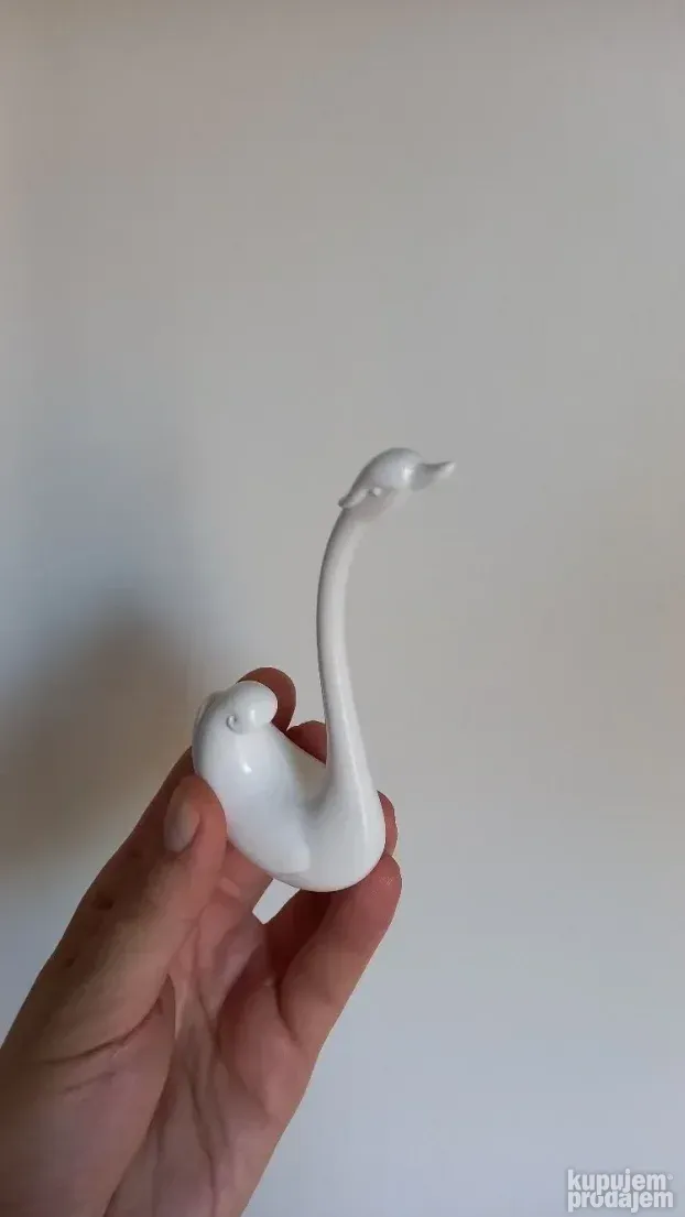 figura labud, belo staklo, stalak za prsten, porcelan