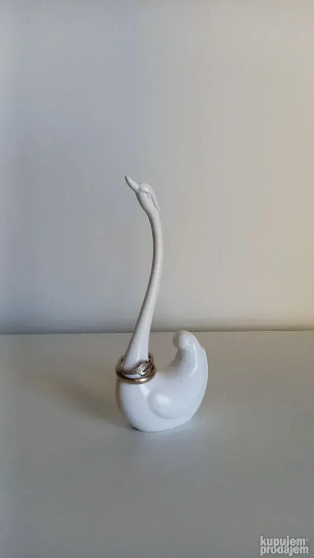 figura labud, belo staklo, stalak za prsten, porcelan