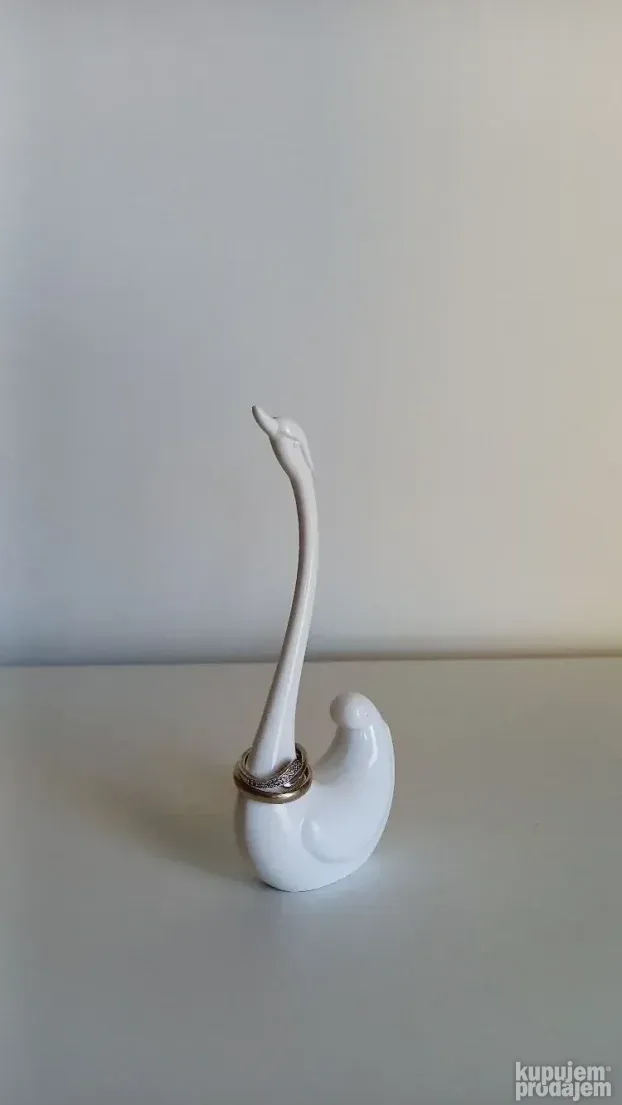 figura labud, belo staklo, stalak za prsten, porcelan