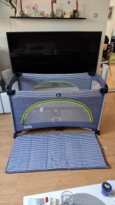 Prenosivi krevetac za bebe+poklon mreza za komarce