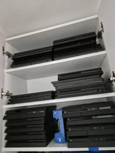 Playstation 4 konzole