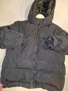 Zara crna jakna vel 10