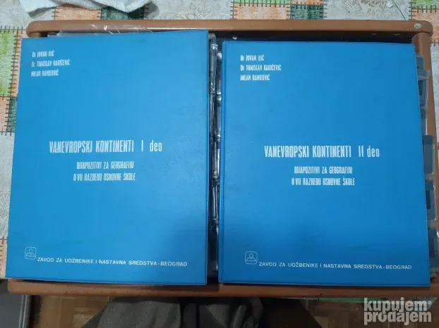 1600 dijapozitiva u 8 fascikli+poklon dijaprojektor (1745)