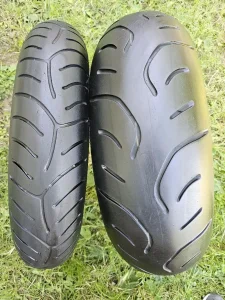 Moto gume bridgestone 180/55/17 i 120/70/17 god 2013 top