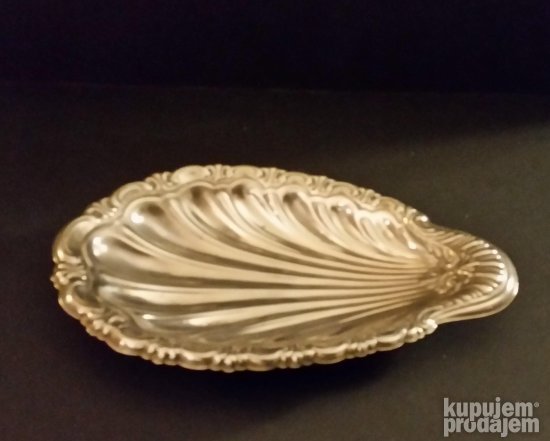 Antikvarna Prelepa Posrebrena cinija na 3 nogice, Izuzetna