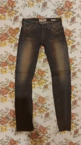 Farmerke "Guess",vel.(27)