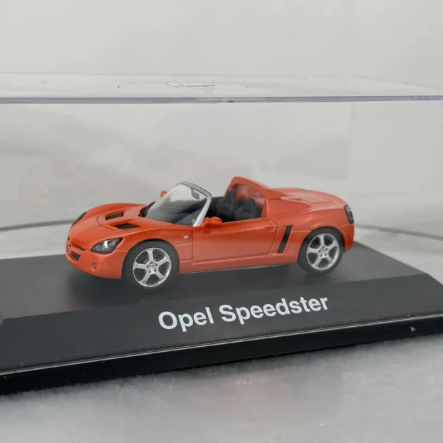 1/43 Opel Speedster narandzasti
