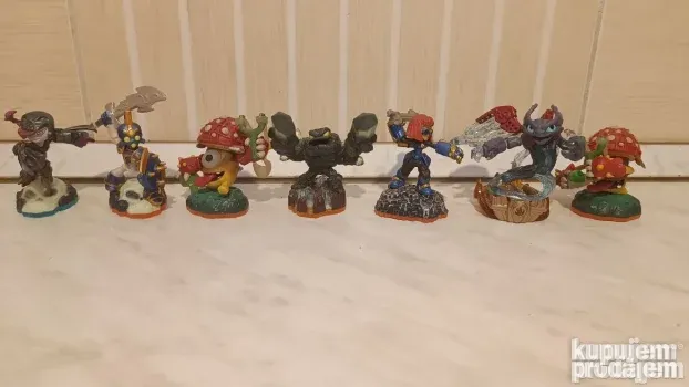 Skylanders 22 figurice, vozila, kristala i extra delovi