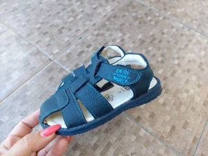 Kozne sandale za decaka broj 25