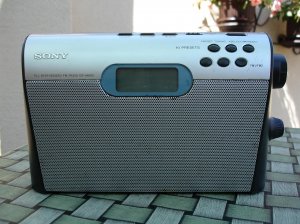 SONY ICF-M600 - digitalni radio tranzistor
