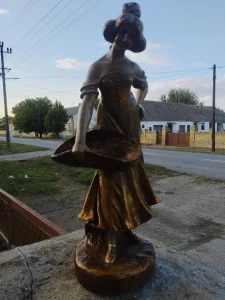 Figura devojke od terekote u pozlati-62cm-Gold Snaider