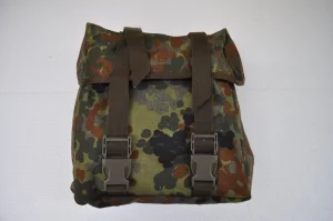 Oprema vojna - torbice, pojas, pantalone,kapa, kais,