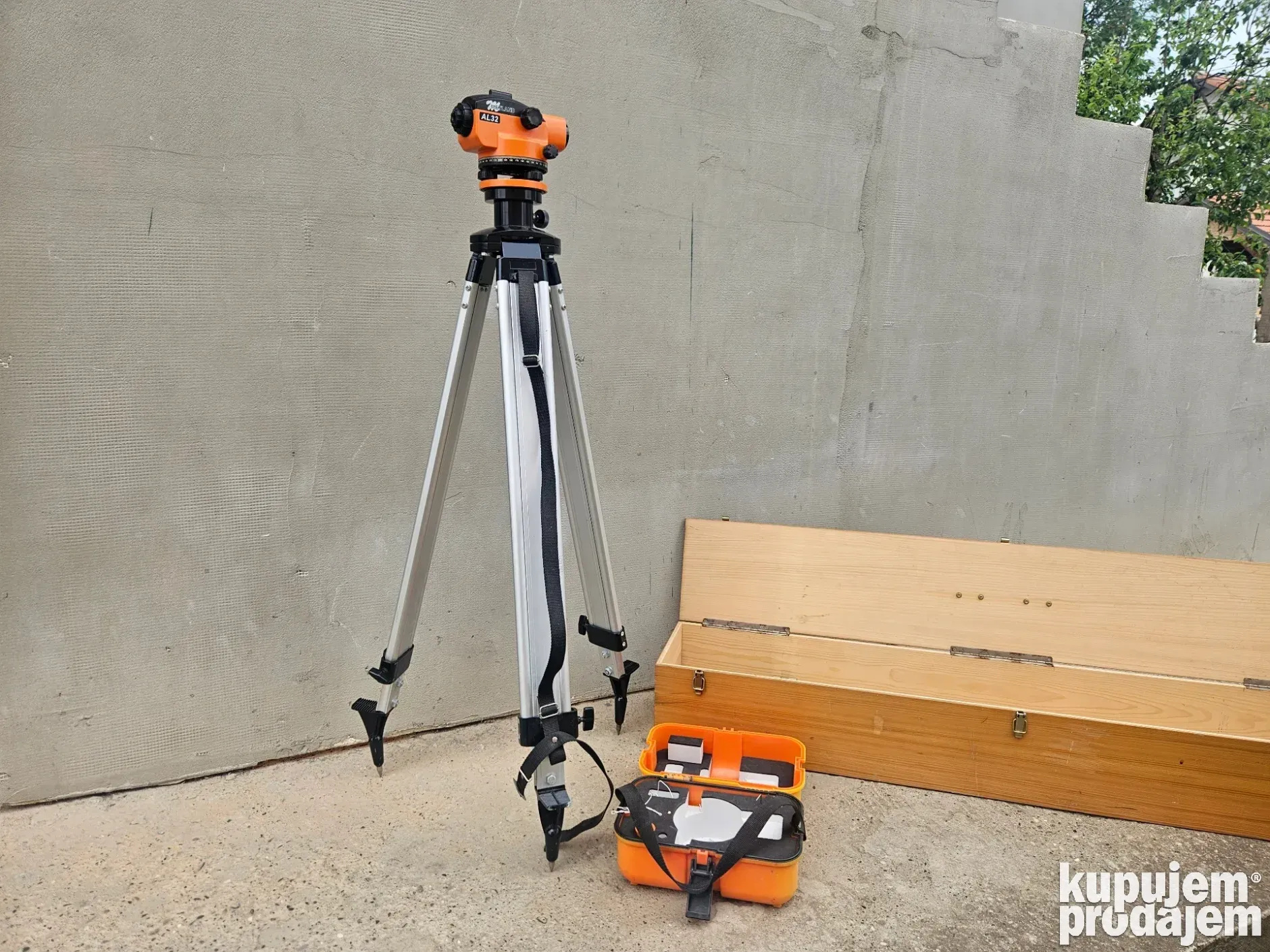 Opticki nivelir Metland AL-32 geodetski nivelator Alu stativ