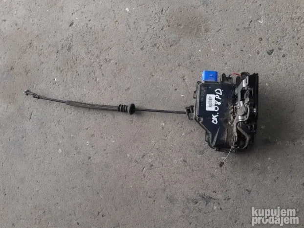 Skoda Octavia 2 brava prednjih desnih vrata