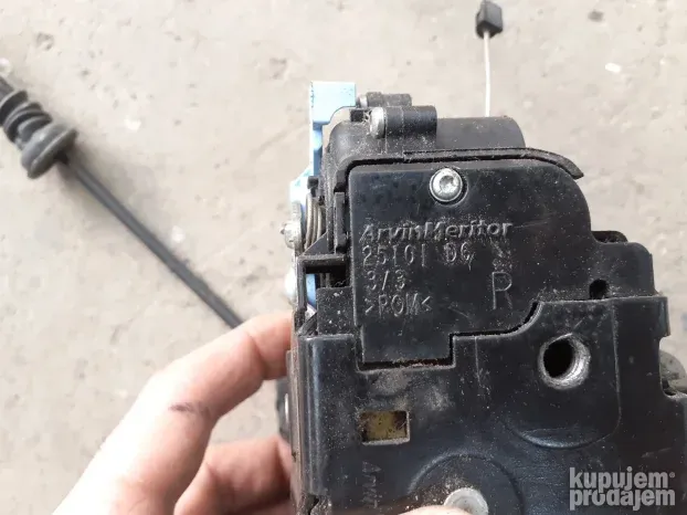 Skoda Octavia 2 brava prednjih desnih vrata