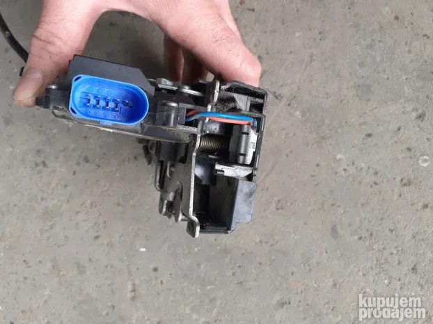 Skoda Octavia 2 brava prednjih desnih vrata