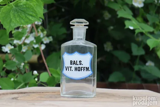Stara staklena apotekarska bočica 1940s