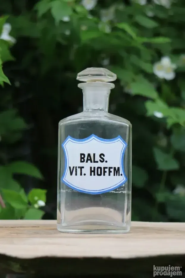 Stara staklena apotekarska bočica 1940s