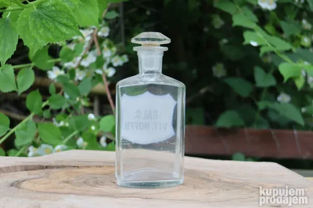 Stara staklena apotekarska bočica 1940s
