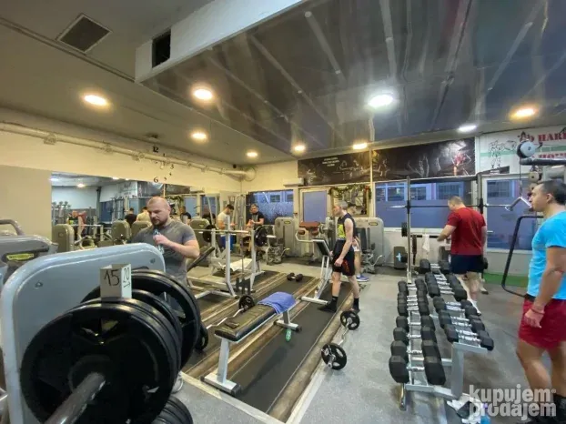 Teretana - sprave - TECHNOGYM - LIFE FITNESS - profi oprema