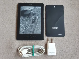 Amazon Kindle 4th Gen (D01100)
