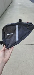 BA040 trouglasta torbica za bicikl