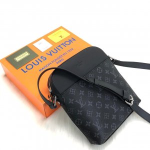 Louis Vuitton District Pochette Torba Monogram Crna
