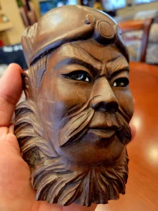 Dzingis kan figura od ciste ebanovine, kupljena u Tokiju, 17