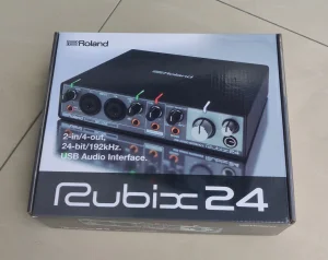 Roland Rubix24