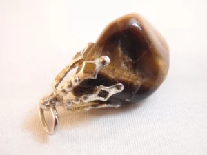 BIZUTERIJA privezak kamen