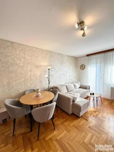 Stan na dan - Studio App - Novi Sad - PRIVATNI PARKING