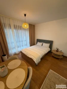 Stan na dan Kragujevac "Aria studio" sa garazom u CENTRU