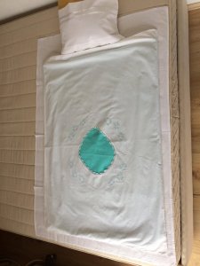 Rusticna dečija beli vez posteljinica rucni rad