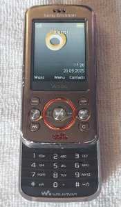 Sony Ericsson W395 sim free punjac
