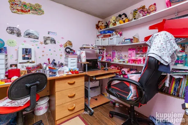 Prodaje se stan u kući u Gornjomatejvačkoj ulici