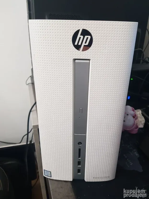 Refurbished: HP Grade A Desktop Computer Pavilion 510-p010 Intel Core i3- 6100T 8GB DDR4 1TB HDD Windows 10 Home 64-Bit