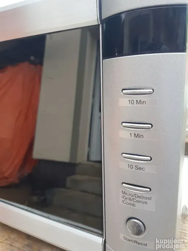 Exquisit Mikrotalasna Grill Inoks Siva 1100W Top stanje