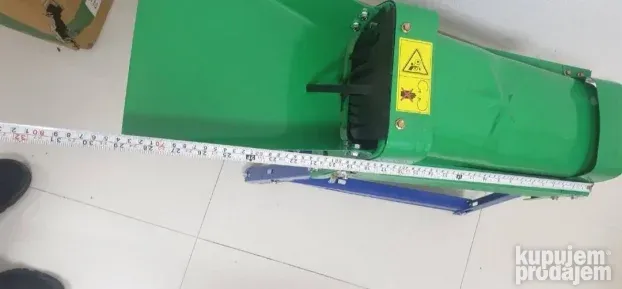 Krunjac za kukuruz - Nov