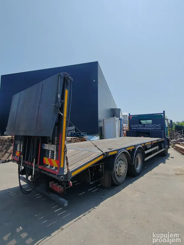 Renault 6x2 KAMION SA NAVOZOM