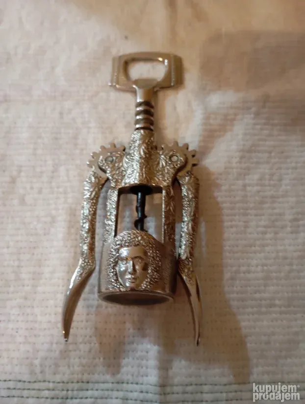 Stari otvarač za flaše