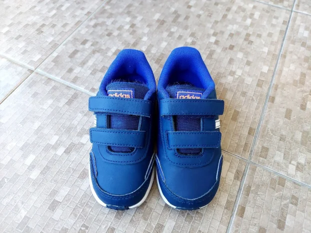 Kao nove Adidas patike za dečaka ili devojčicu broj 25.5