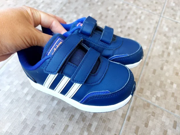 Kao nove Adidas patike za dečaka ili devojčicu broj 25.5