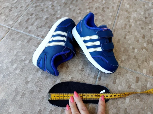 Kao nove Adidas patike za dečaka ili devojčicu broj 25.5