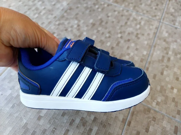 Kao nove Adidas patike za dečaka ili devojčicu broj 25.5